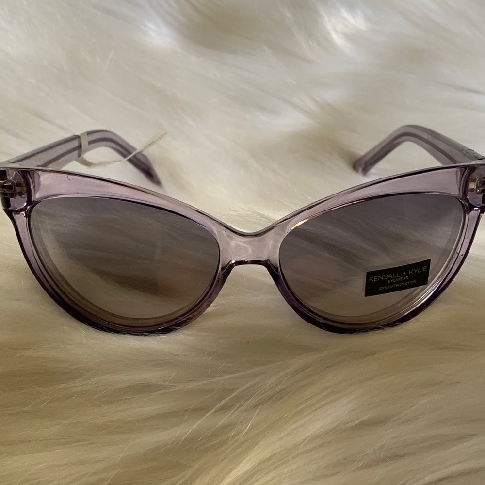 KENDALL & KYLIE LAVENDER EYEWEAR NWOB